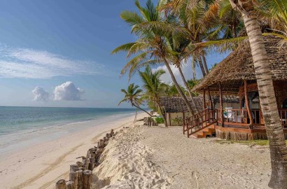 Zanzibar Voyage - Hotel Breezes -beach-8 - PANO